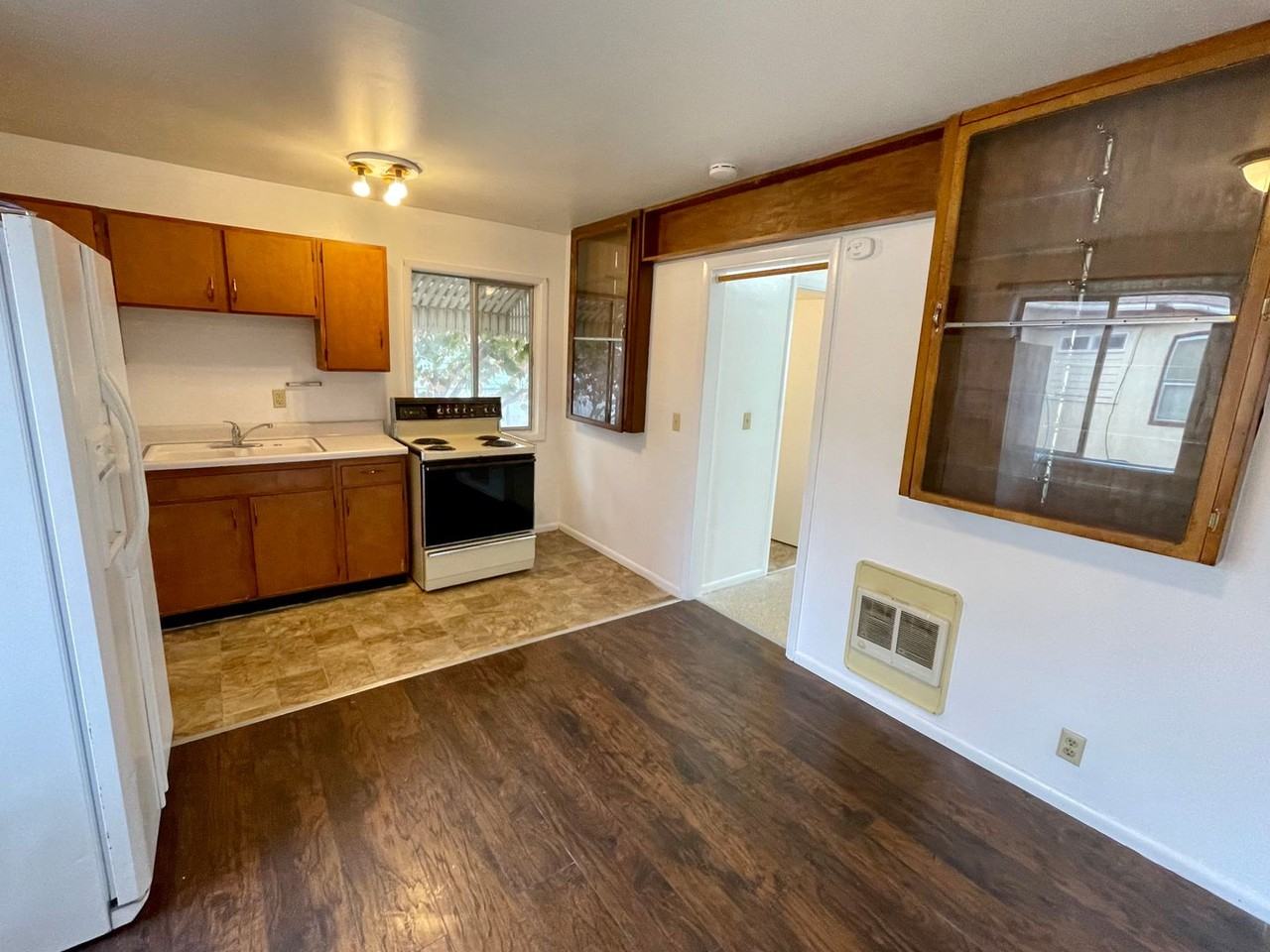 3027 Sw Isaac Ave - Photo 2 of 8
