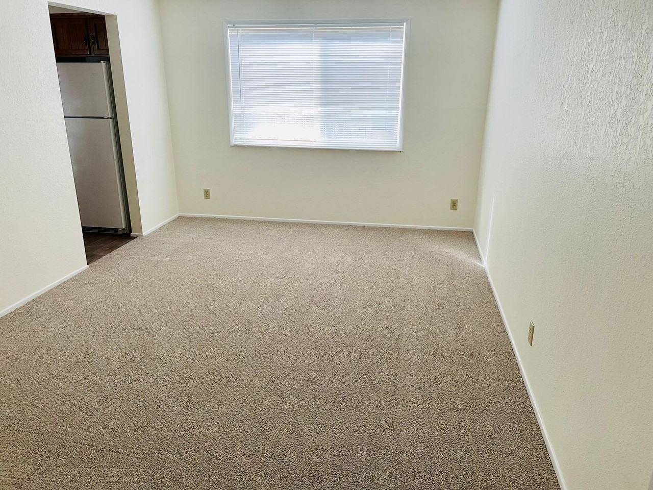 5522 Beechwood Ct S - Photo 6 of 21