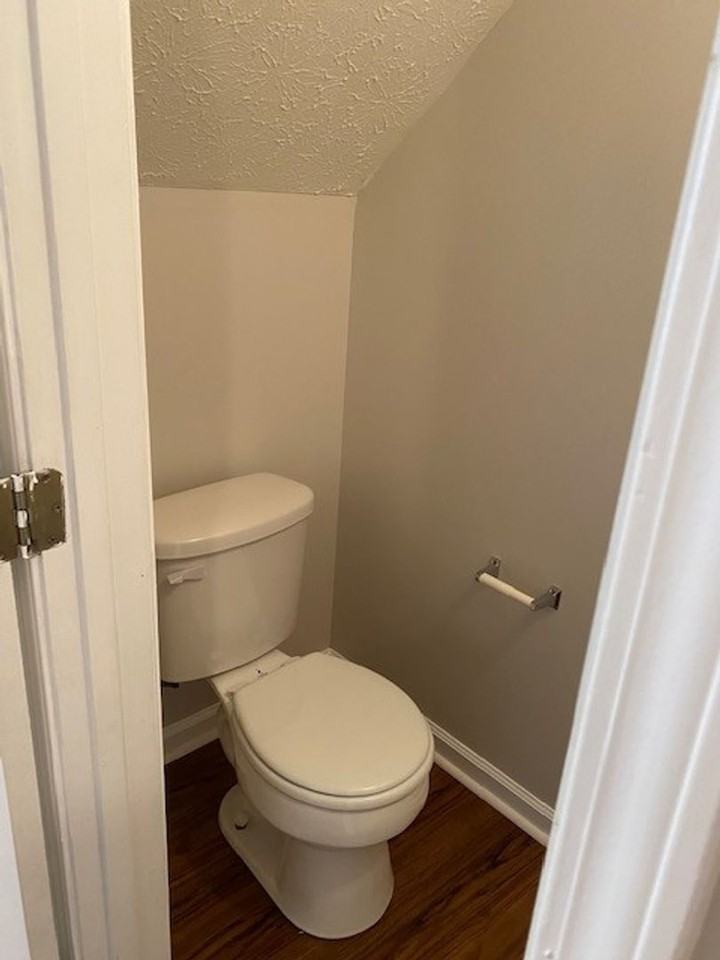 209 E Wilson St #84 - Photo 7 of 11