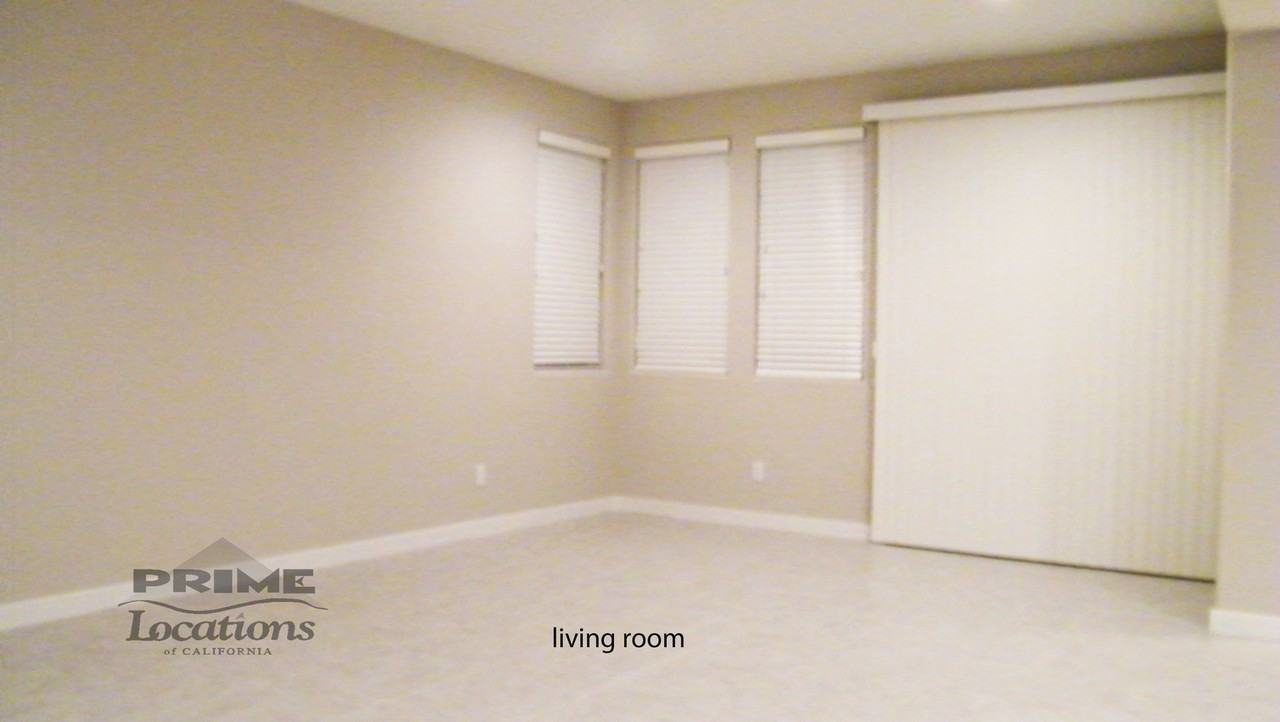 4844 Holden Dr - Photo 4 of 11