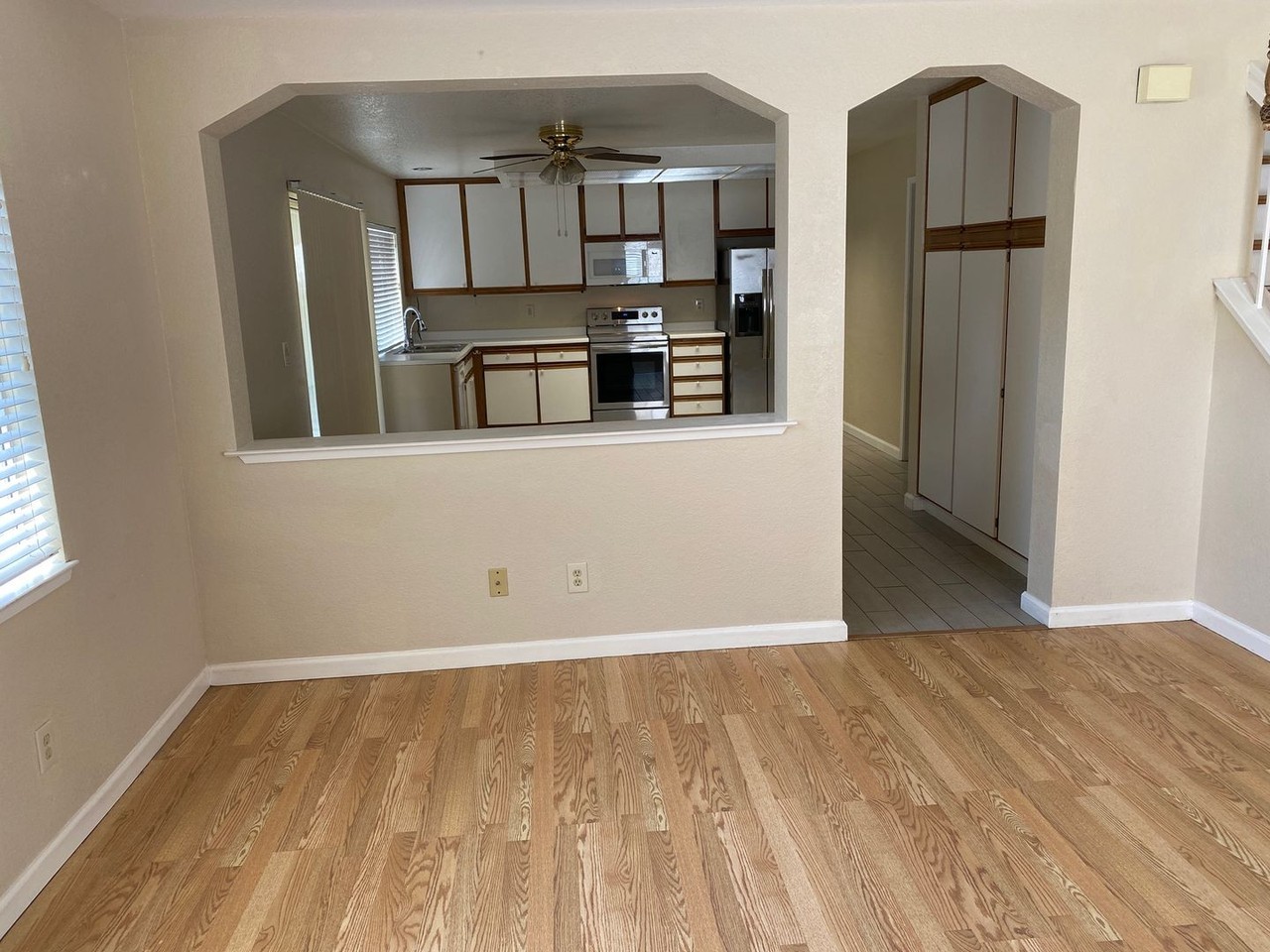 18 Regina Dr - Photo 3 of 11