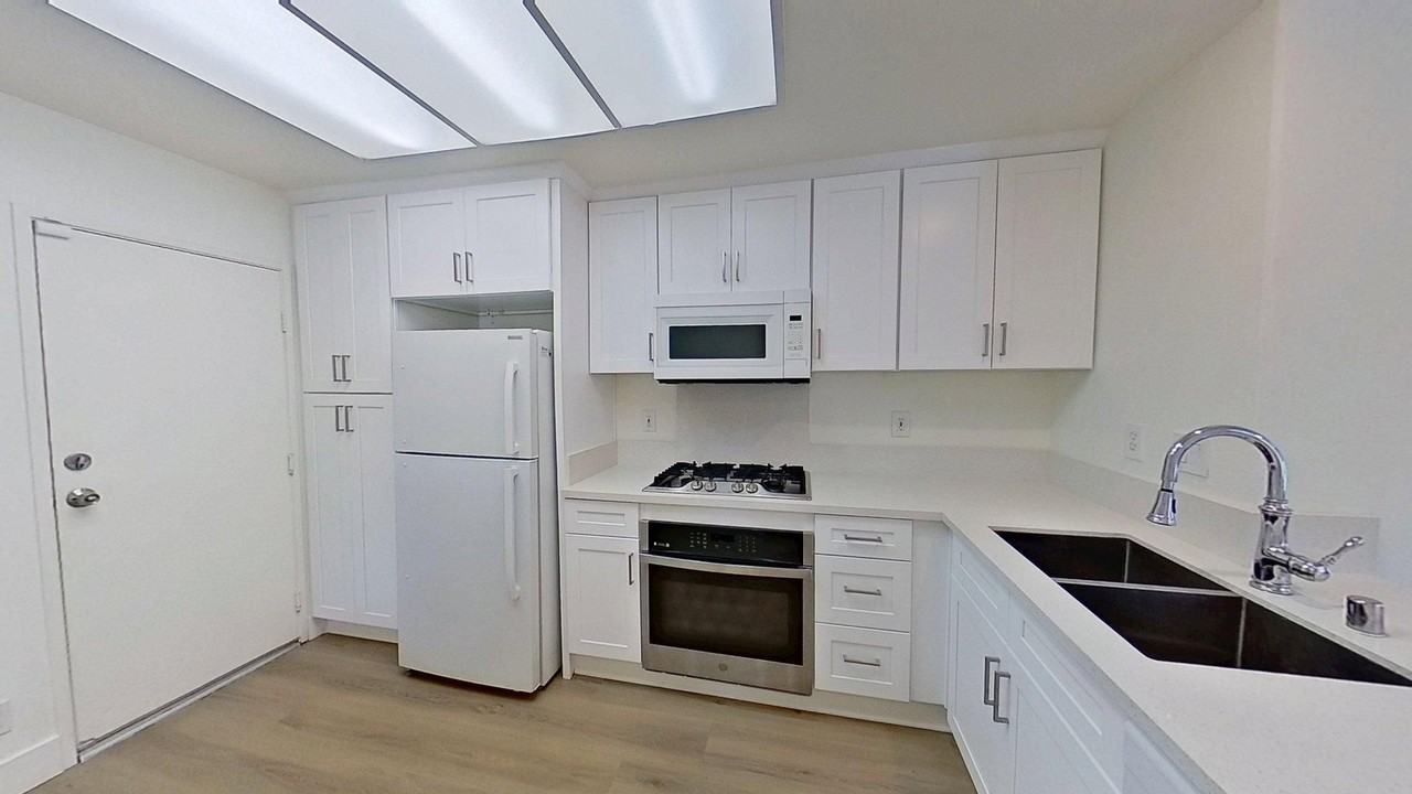 1342 S Country Glen Way - Photo 2 of 19
