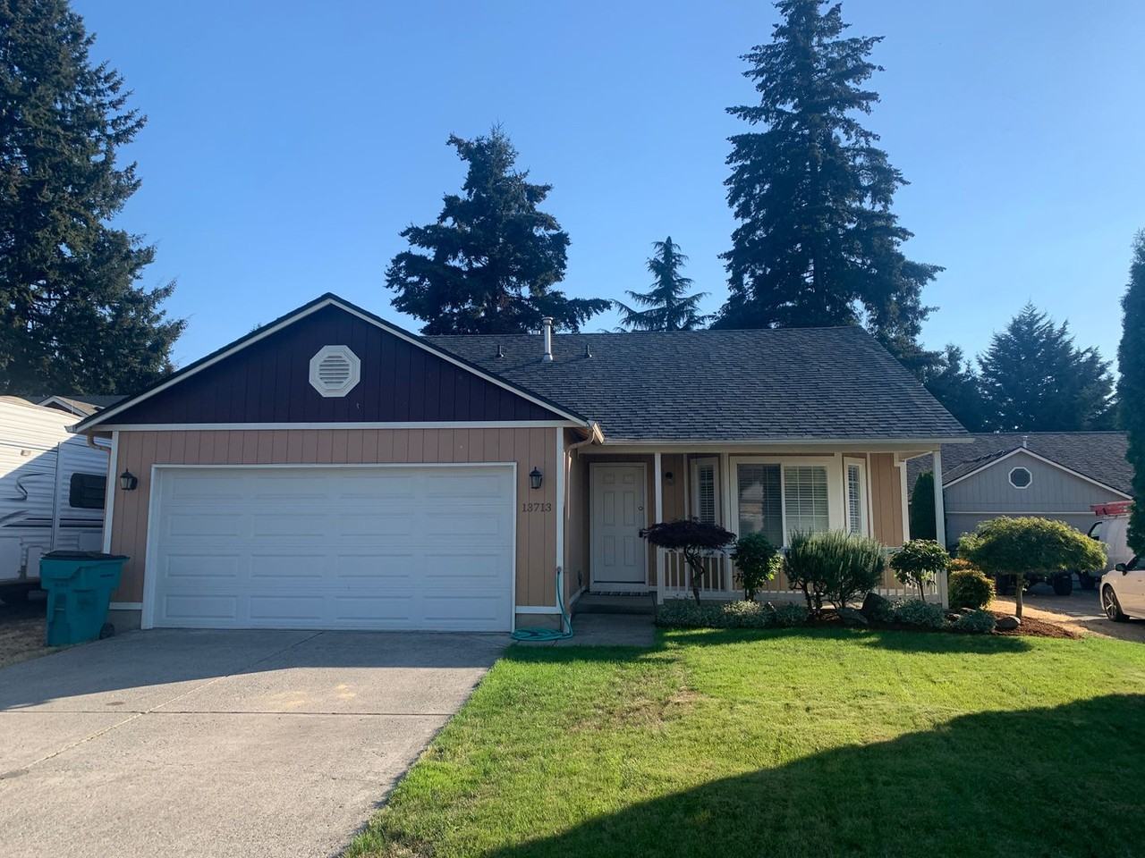 13713 Northeast 84th Street - Photo 3 of 35