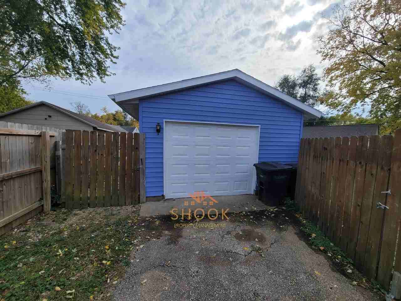 1323 Sunset Dr - Photo 6 of 17