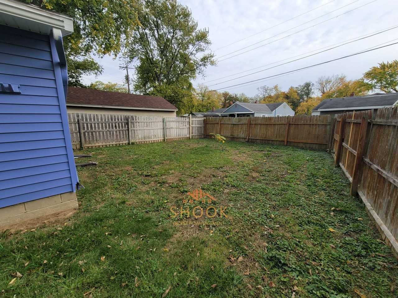 1323 Sunset Dr - Photo 7 of 17