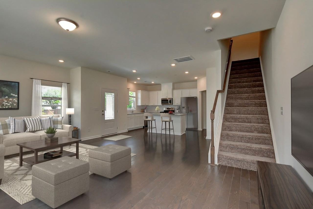 7004 Bentz St - Photo 6 of 13