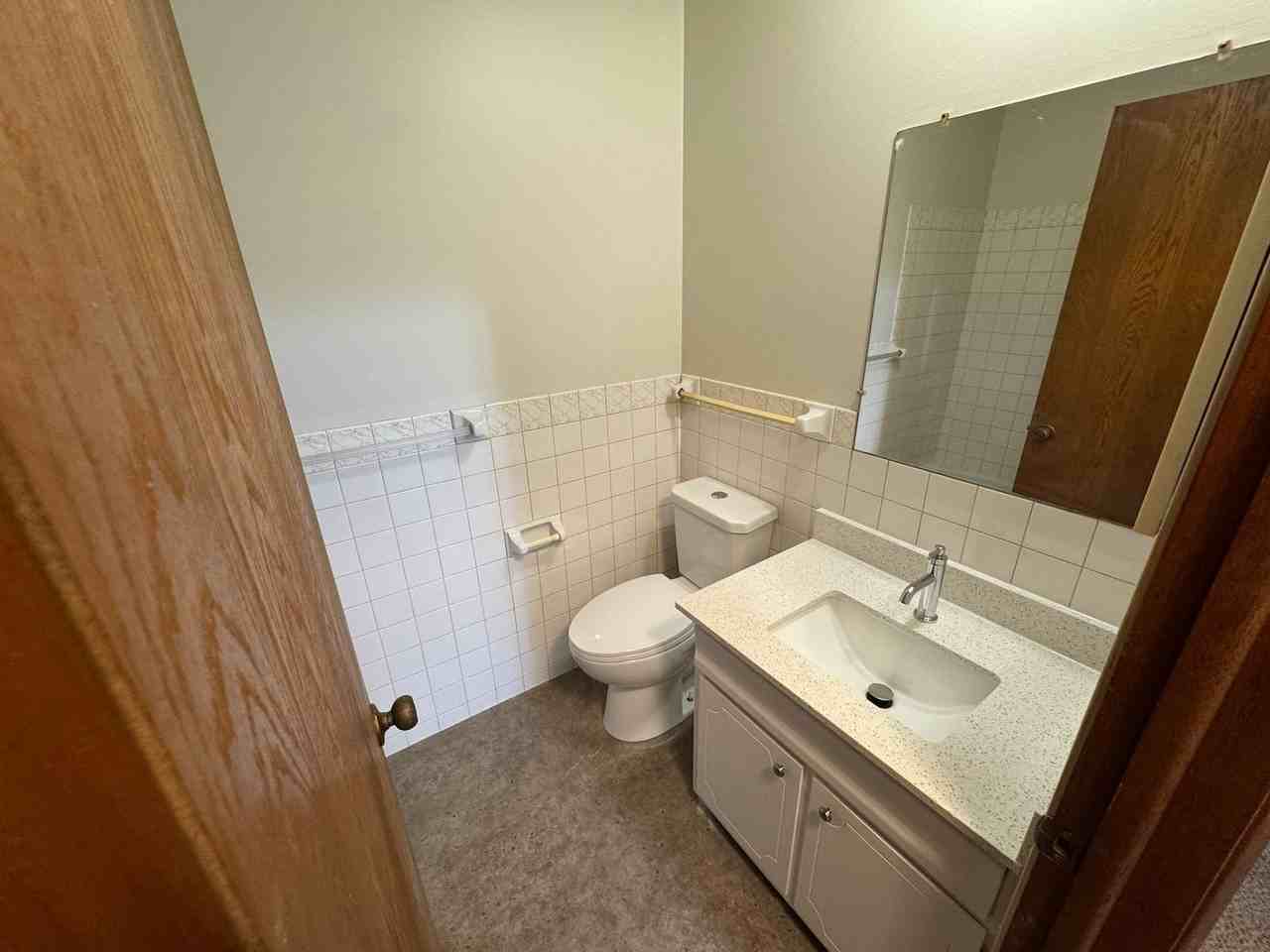 1348 5th Ave Se - Photo 5 of 11