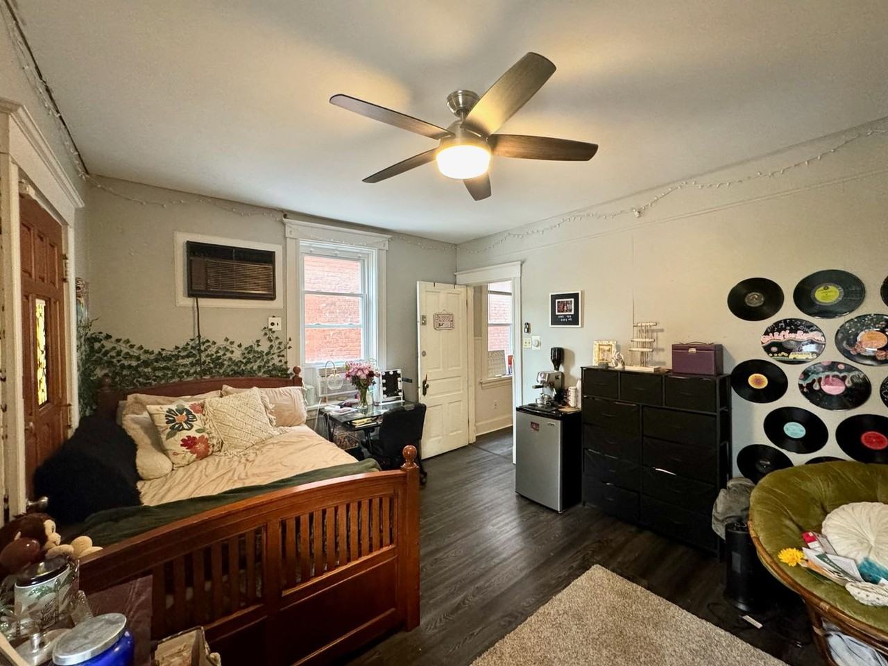 2347 Stratford Ave - Photo 7 of 50