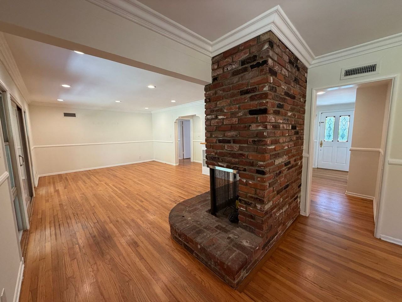 4850 Excelente Drive - Photo 7 of 45