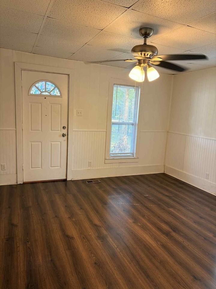 208 S Gray Ave - Photo 2 of 14