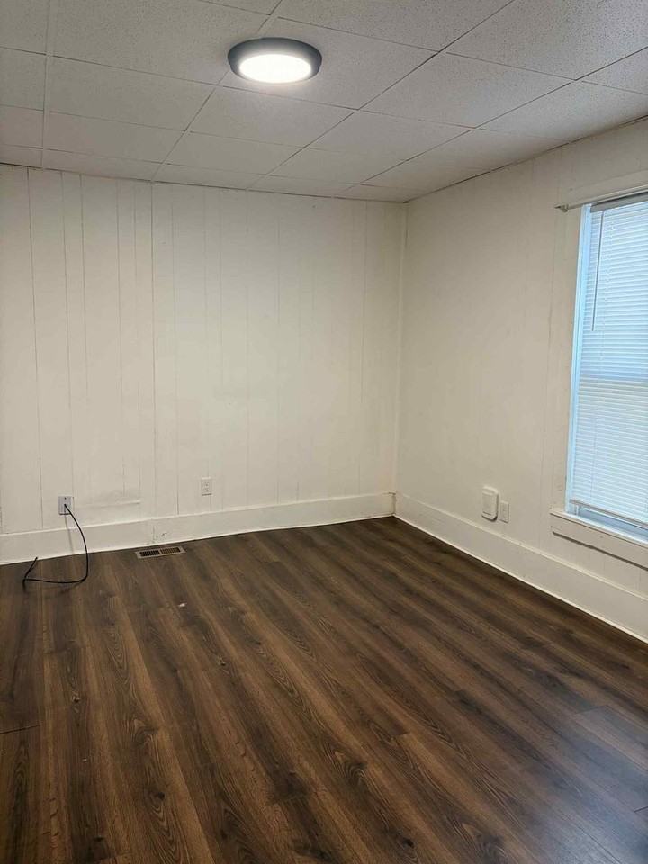 208 S Gray Ave - Photo 3 of 14