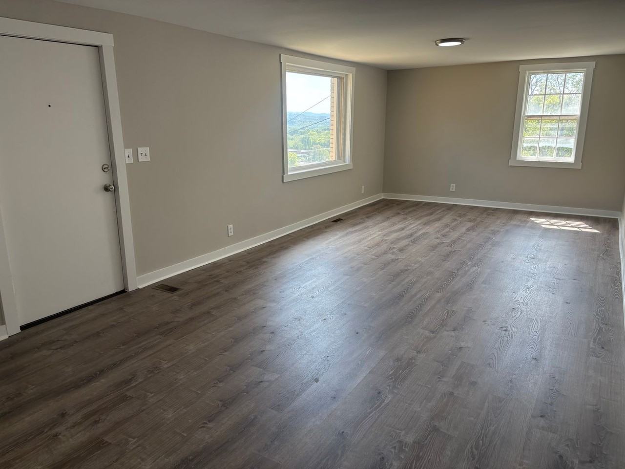 2109 W Summitt Ave - Photo 6 of 25