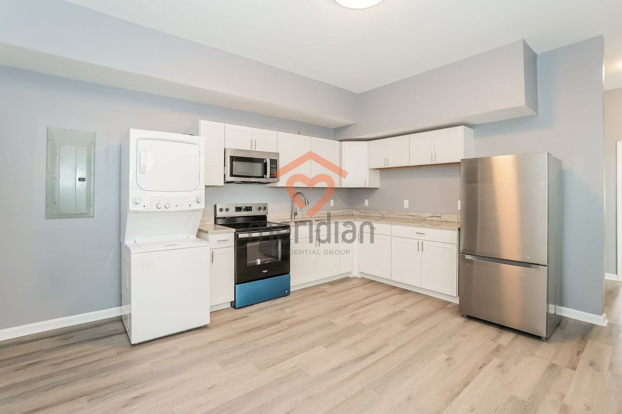 61 Hanover St - Photo 5 of 23