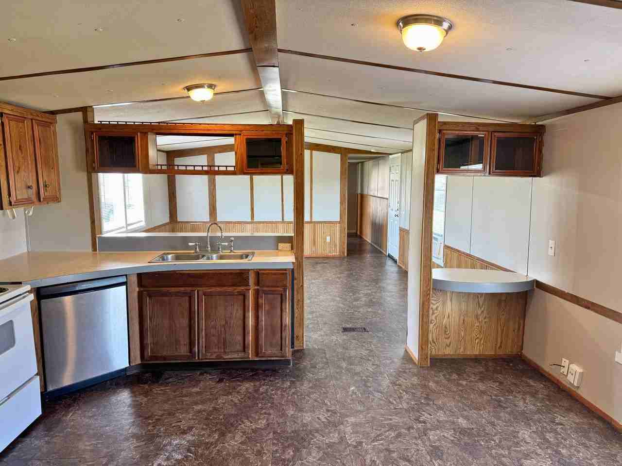 314 W 6th St - Photo 5 of 26