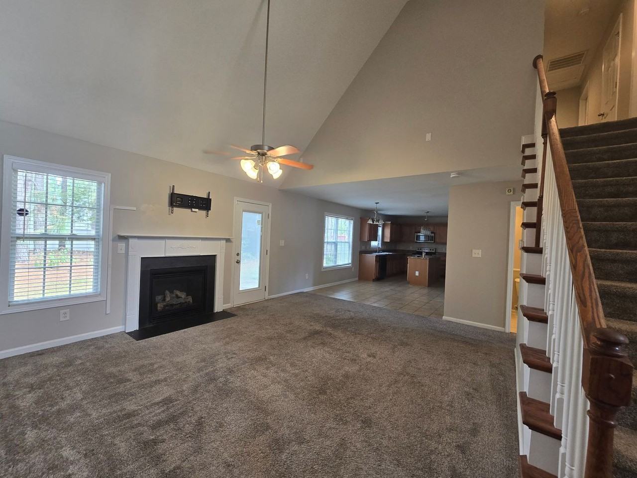 2842 Aristocrat Ln - Photo 4 of 19