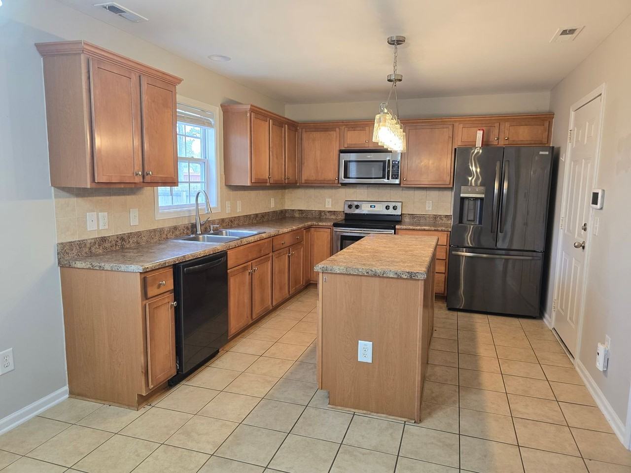 2842 Aristocrat Ln - Photo 6 of 19