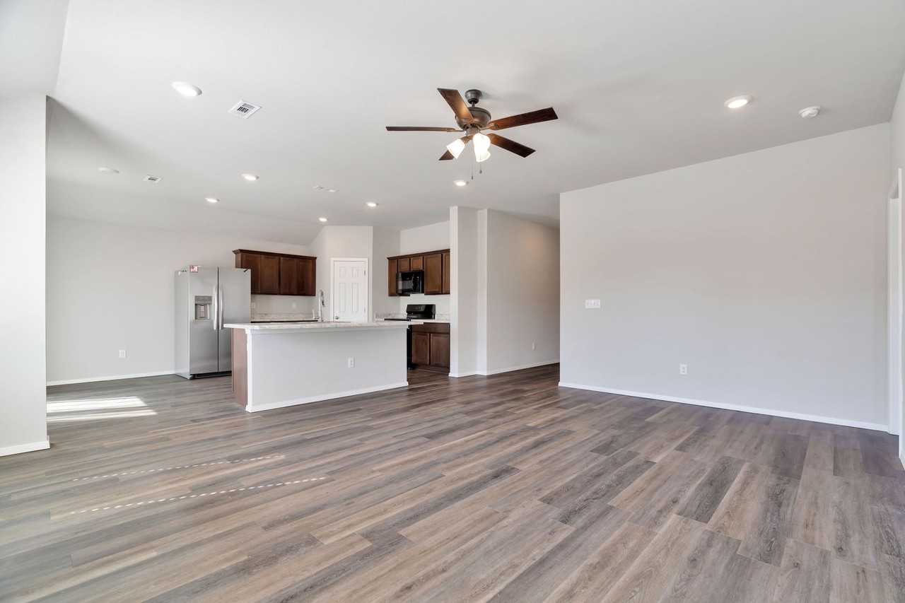 3308 E Ricky Dr - Photo 4 of 21