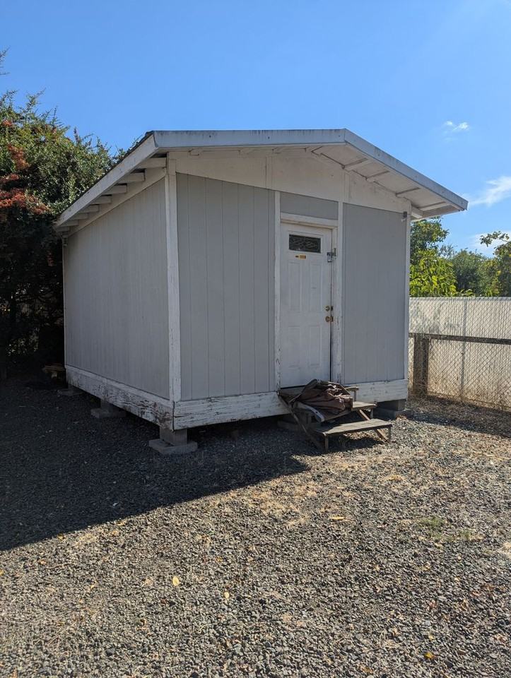 1118 N Old Pacific Hwy - Photo 2 of 13