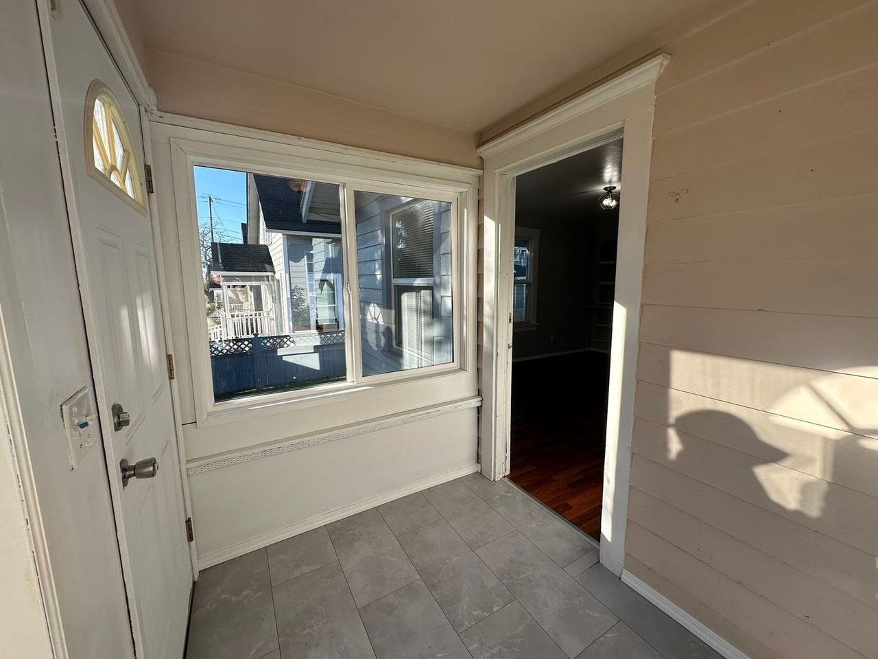 2218 Summit Ave - Photo 2 of 19