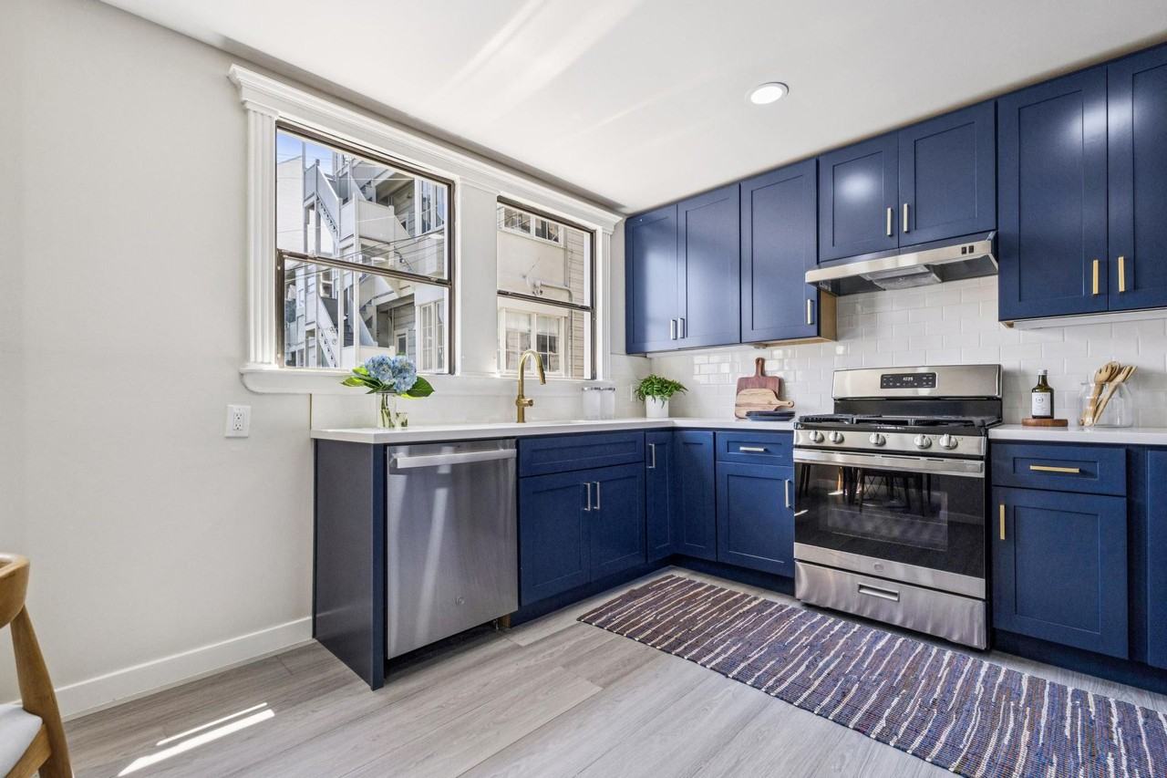 1916 Mason St - Photo 3 of 24