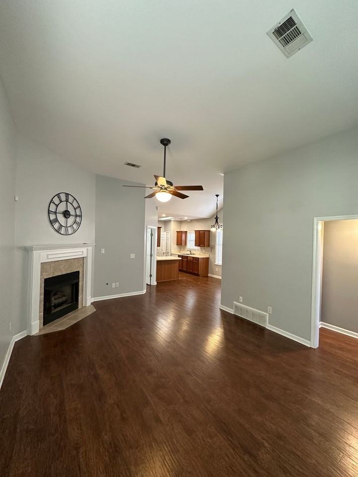 139 Harbor Creek Dr - Photo 2 of 22