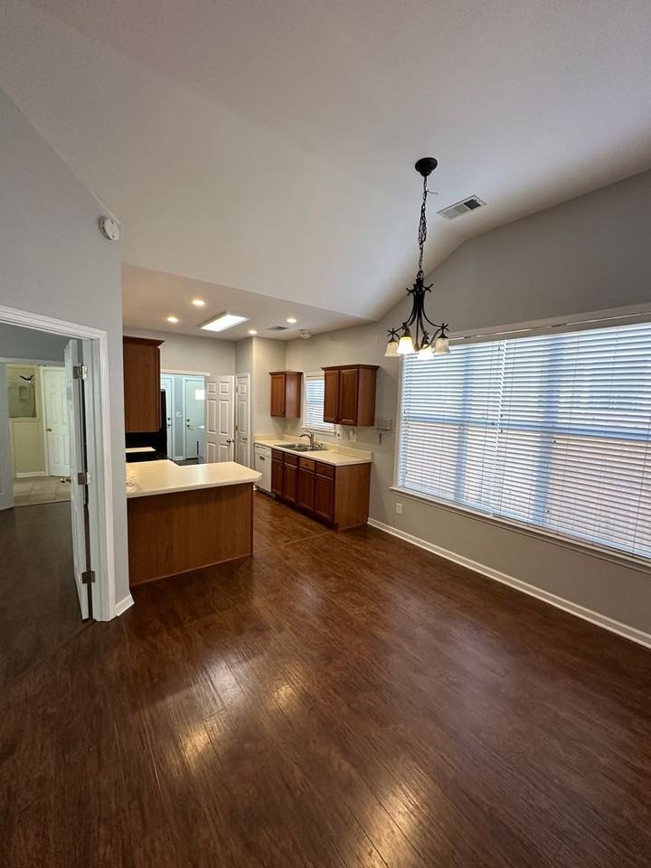 139 Harbor Creek Dr - Photo 3 of 22