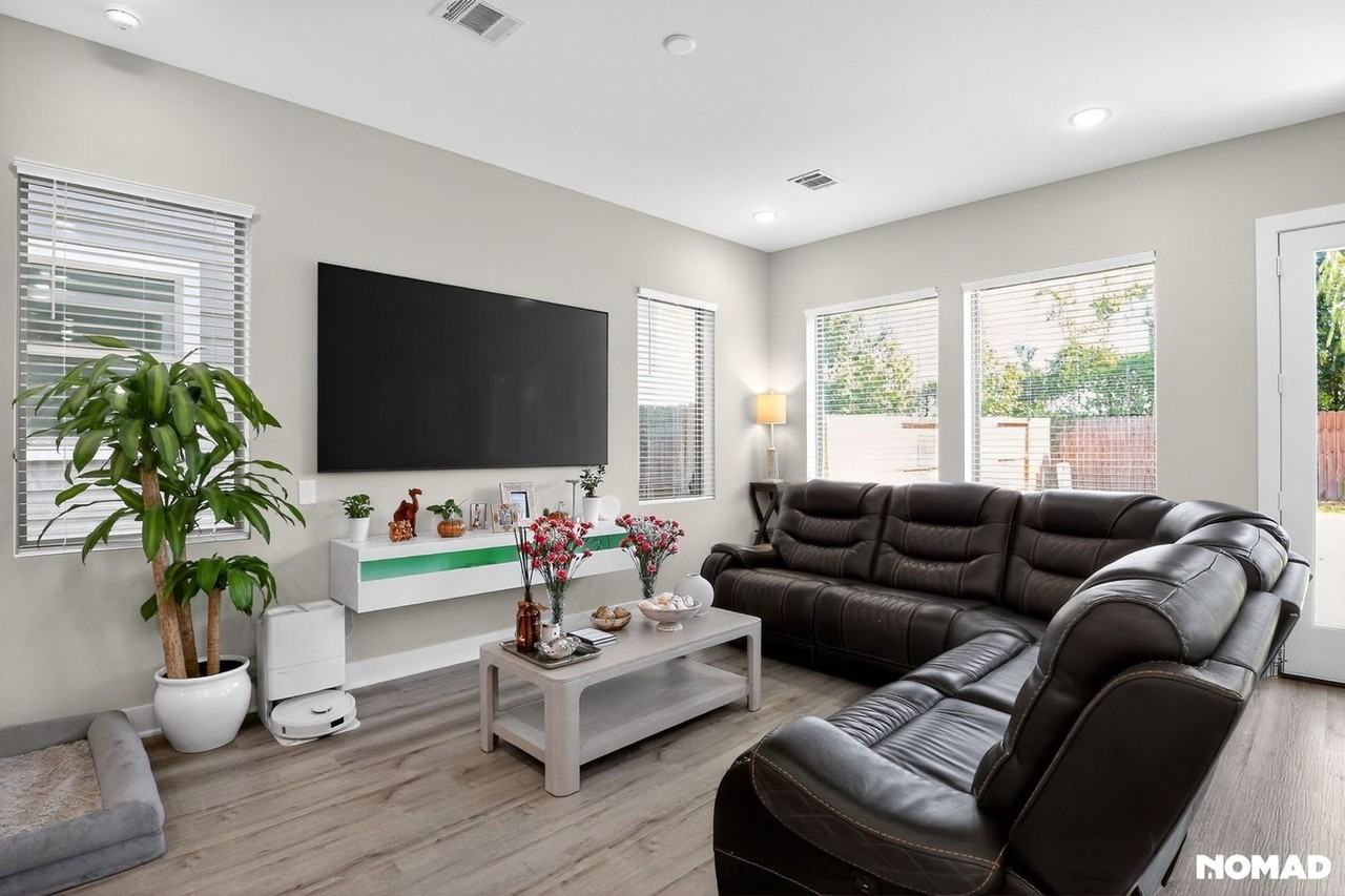 15026 Wunderlust Ln - Photo 4 of 20