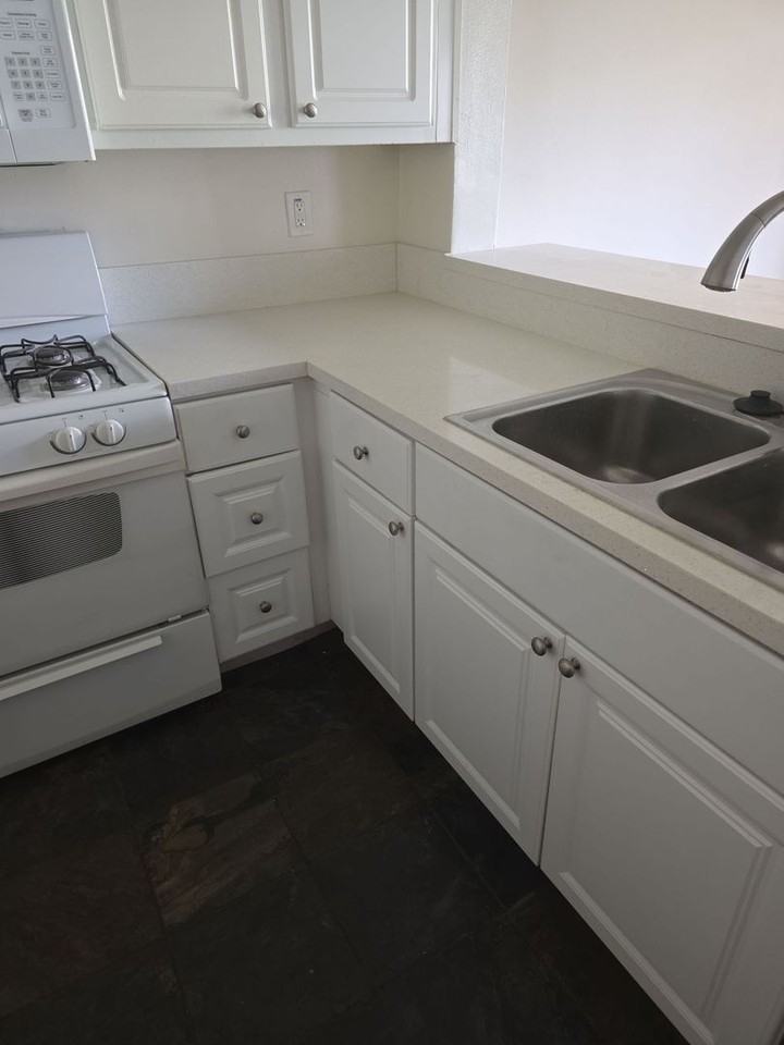 1025 North Tippecanoe Avenue #115 - Photo 5 of 19