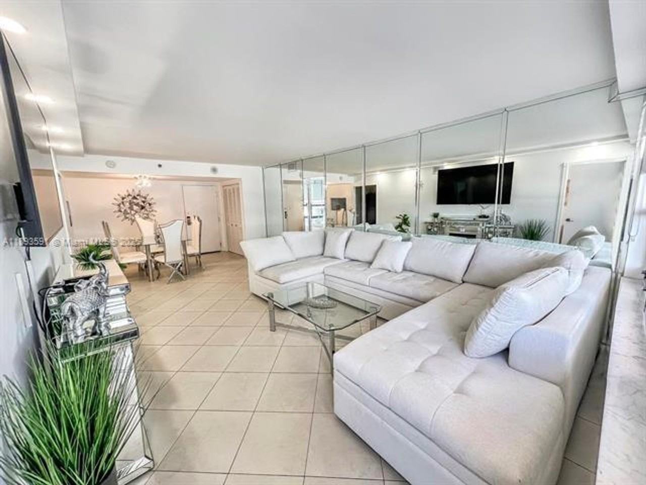 5225 5225 Collins Ave appt 517 - Photo 4 of 20