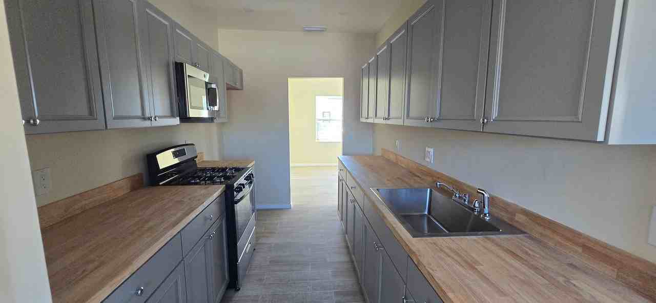 13358 Verbena St - Photo 4 of 8