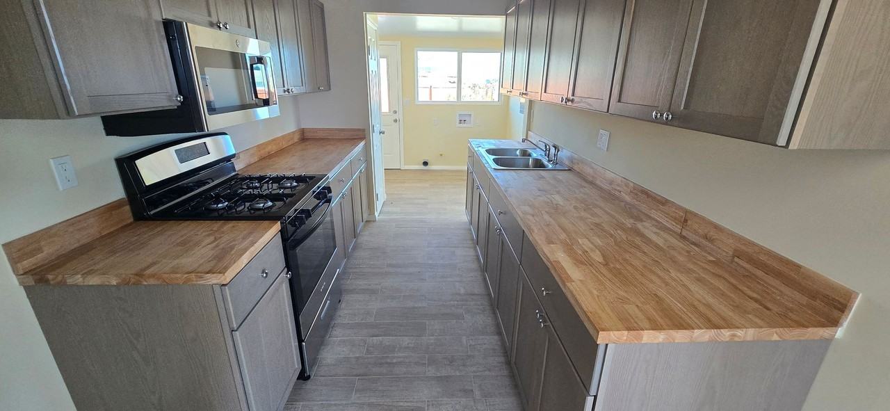 13366 Verbena St - Photo 3 of 7