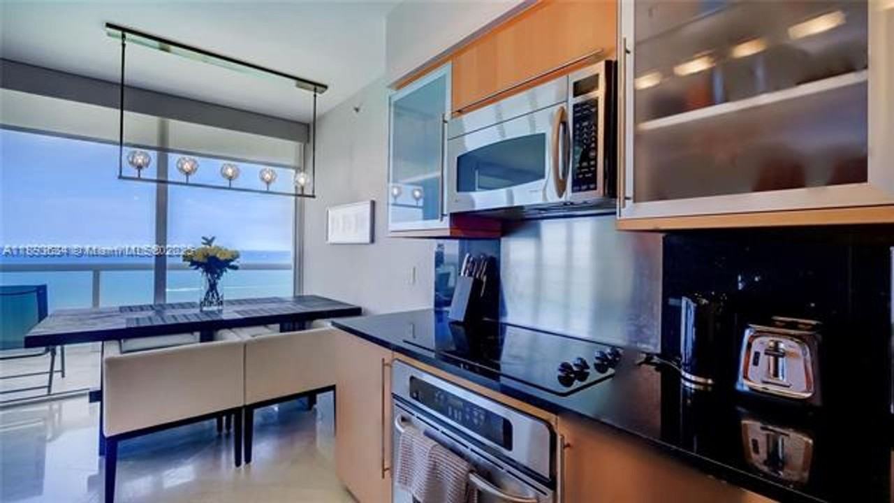 6365 6365 Collins Ave appt 3802 - Photo 7 of 21