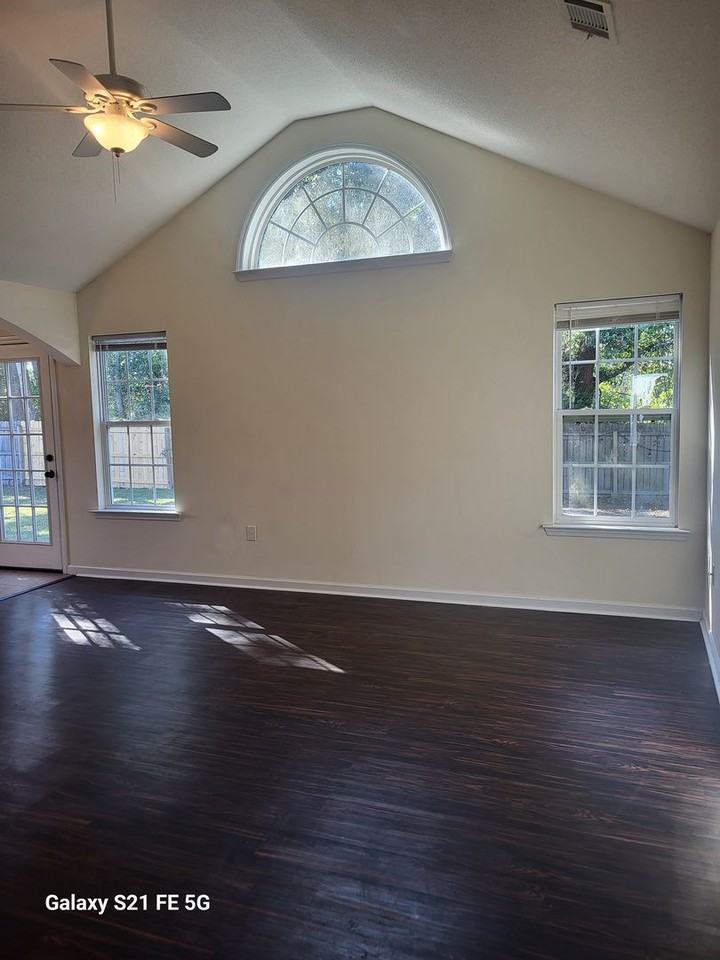 4756 Stonewall Cir - Photo 5 of 20