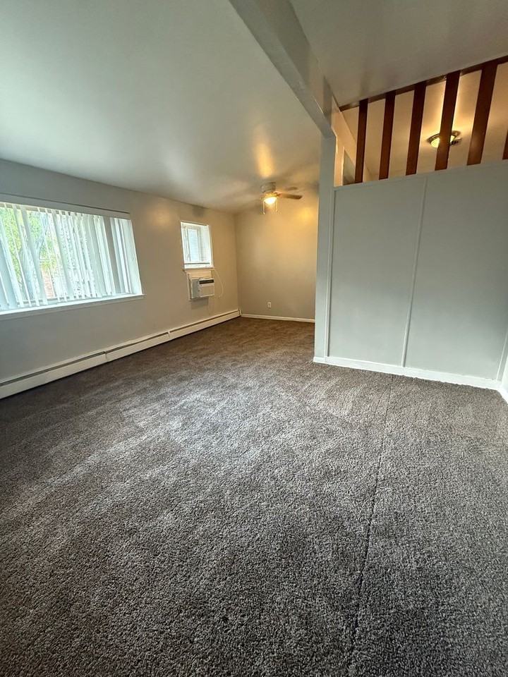 17254 Bentler St - Photo 2 of 10