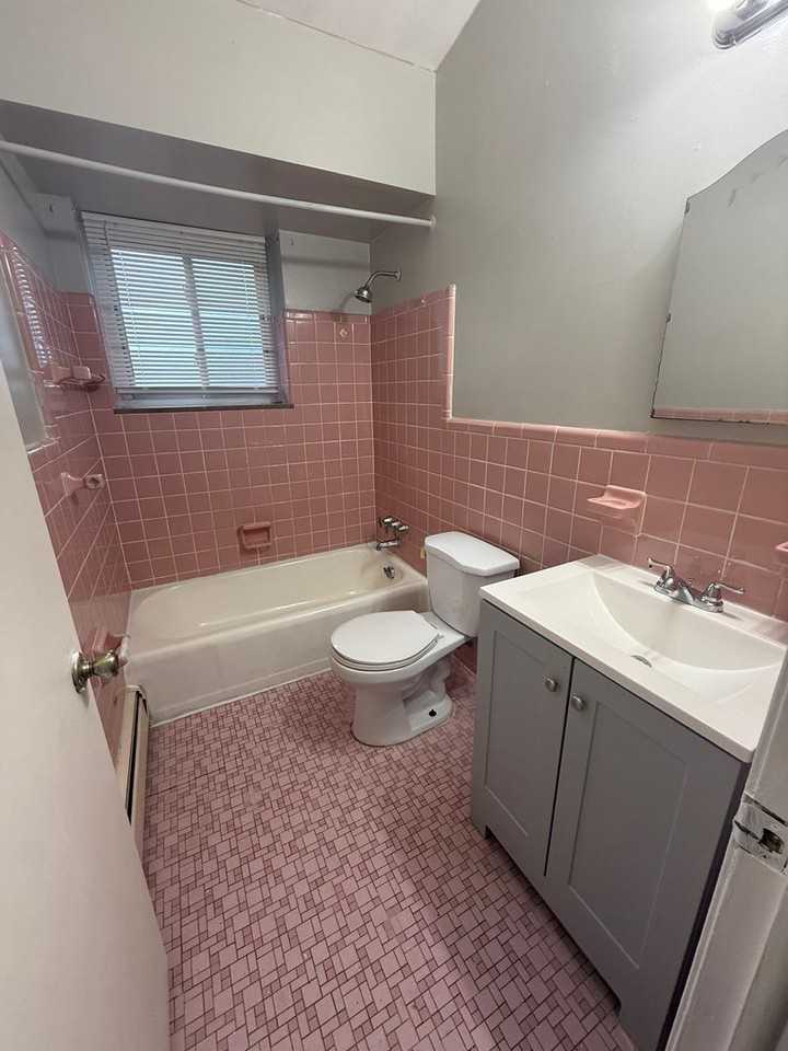 17254 Bentler St - Photo 5 of 10