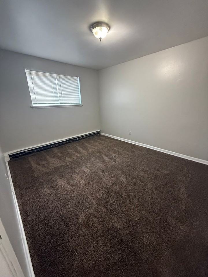 17254 Bentler St - Photo 6 of 10