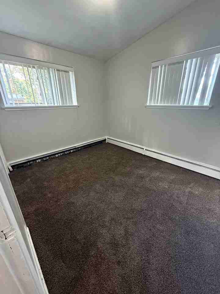 17254 Bentler St - Photo 7 of 10