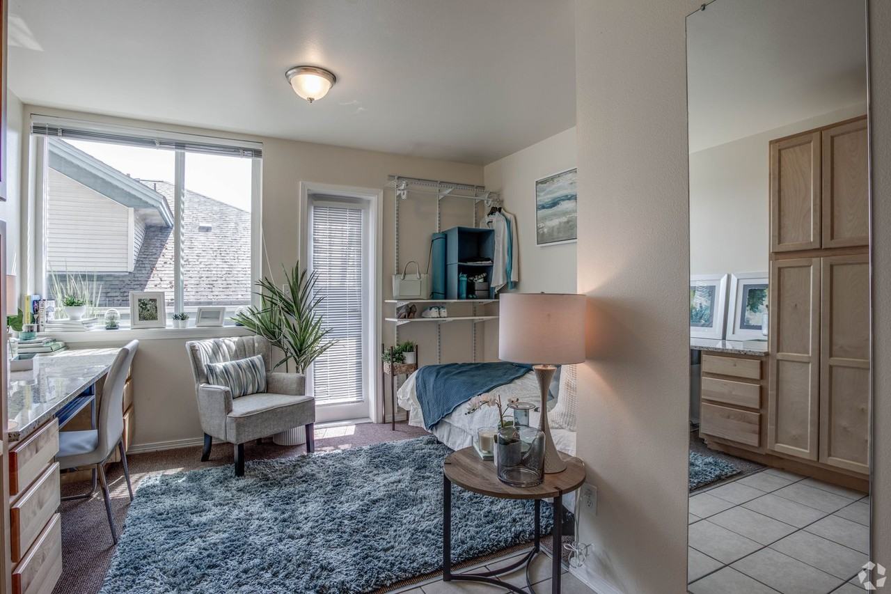 Studio Apartments near Fremont and Wallingford - Photo 3 of 14