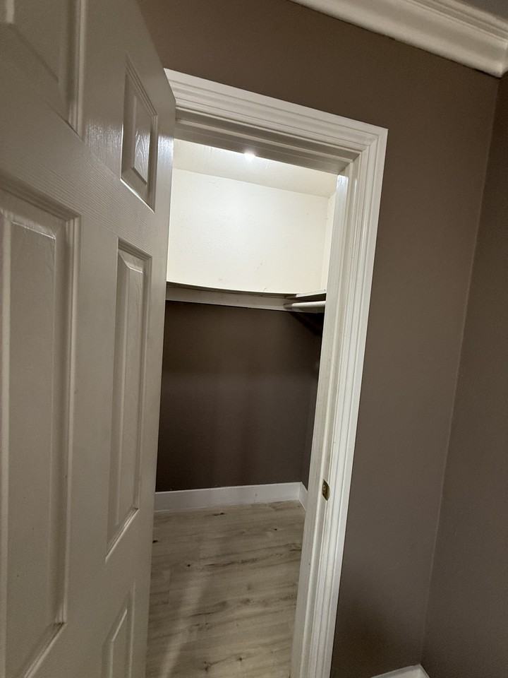 1250 E 87th St #NA - Photo 4 of 13