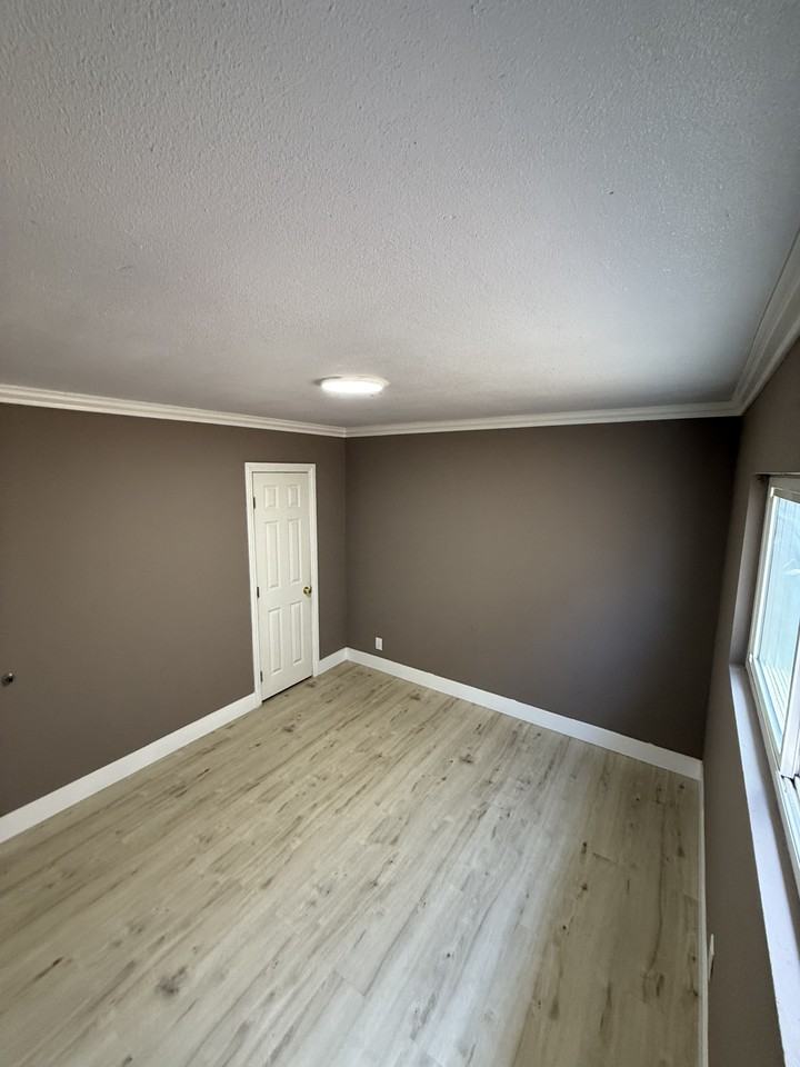 1250 E 87th St #NA - Photo 6 of 13