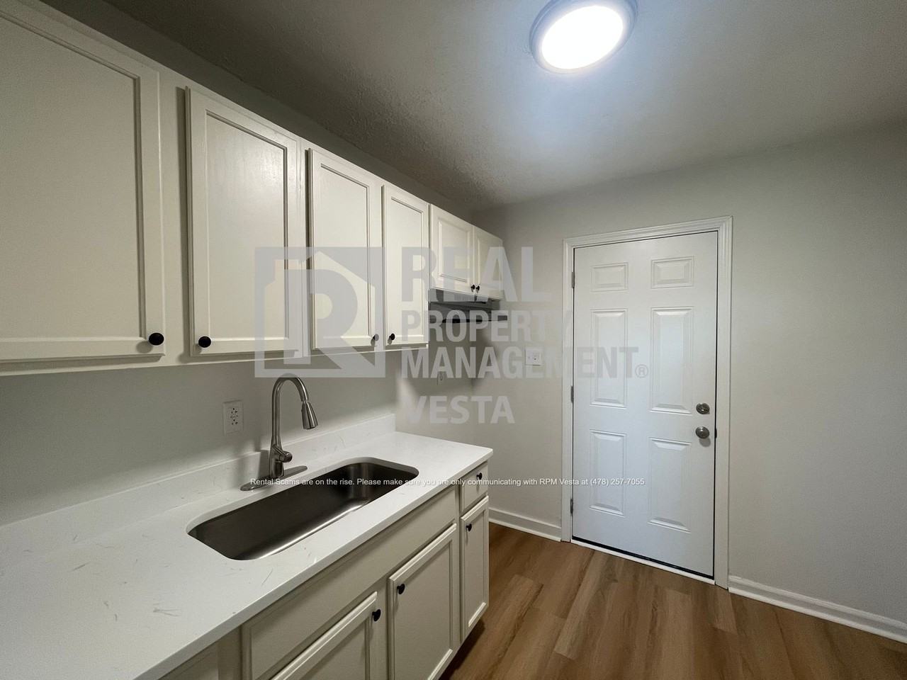 693 Bowman Street - Photo 4 of 10