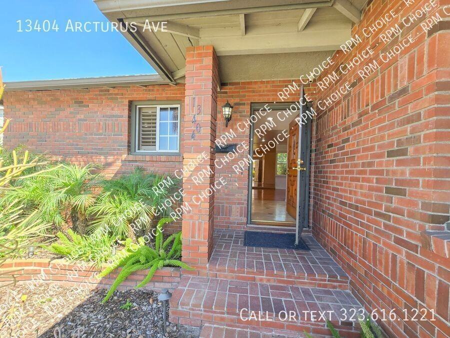 13404 Arcturus Ave - Photo 3 of 34