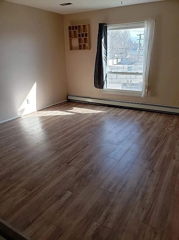 321 2nd Ave Nw - Photo 2 of 5