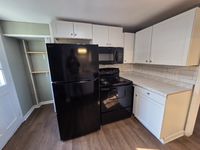 2422/2424 Tinnell Ct #2424 - Photo 3 of 18