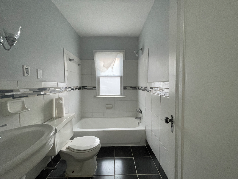 17125 Greenlawn St - Photo 5 of 12