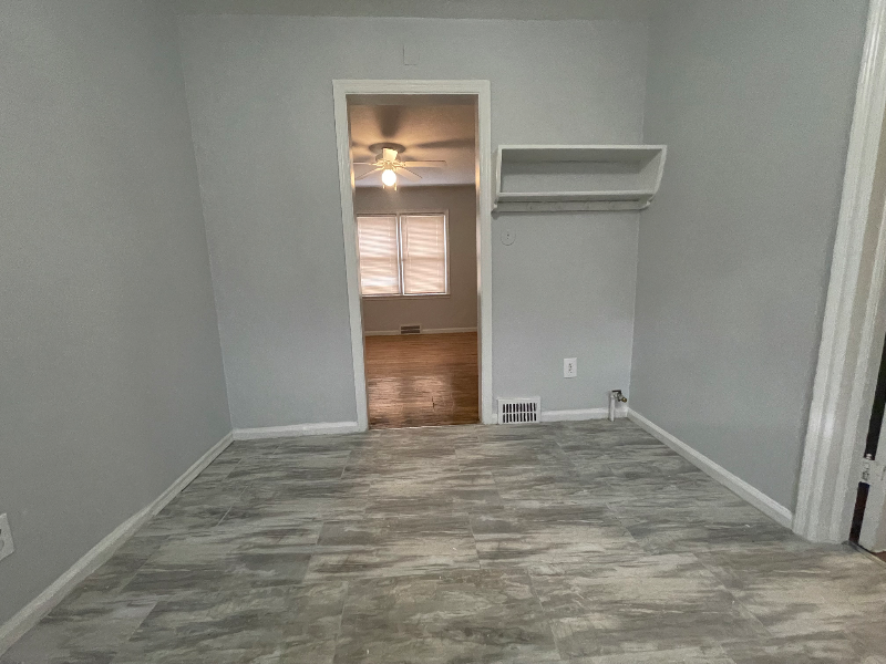 17125 Greenlawn St - Photo 6 of 12