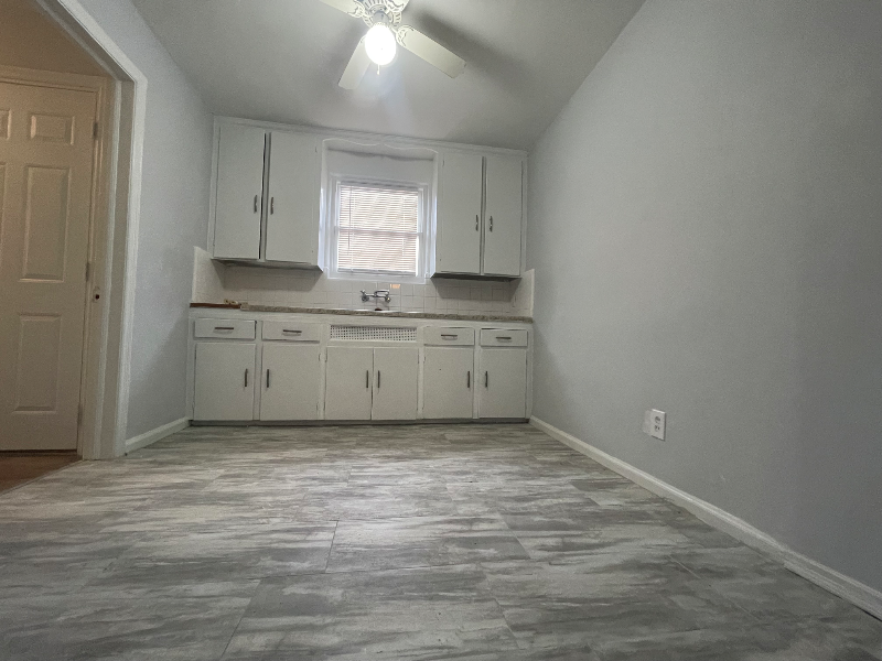 17125 Greenlawn St - Photo 7 of 12