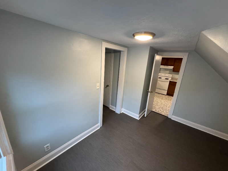 210 S Walnut St #C - Photo 3 of 18