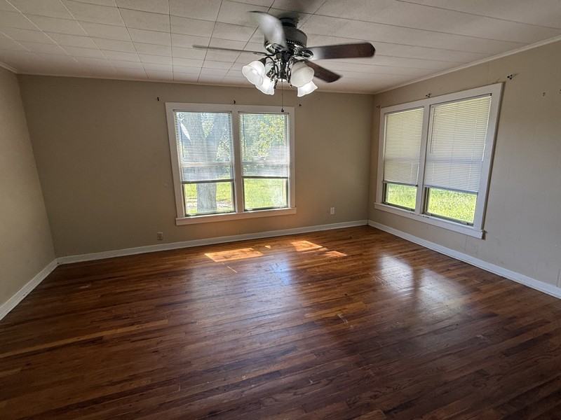 609 Lane Lane - Photo 4 of 18