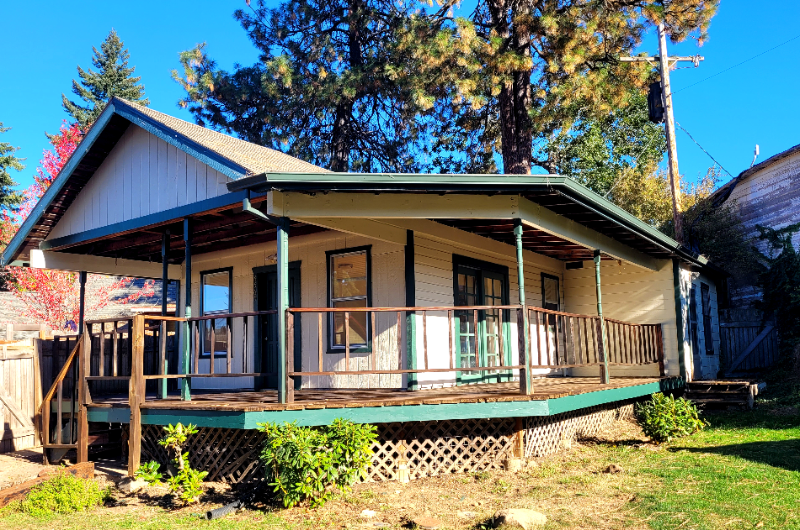 6565 Cooper Spur Rd - Photo 2 of 15